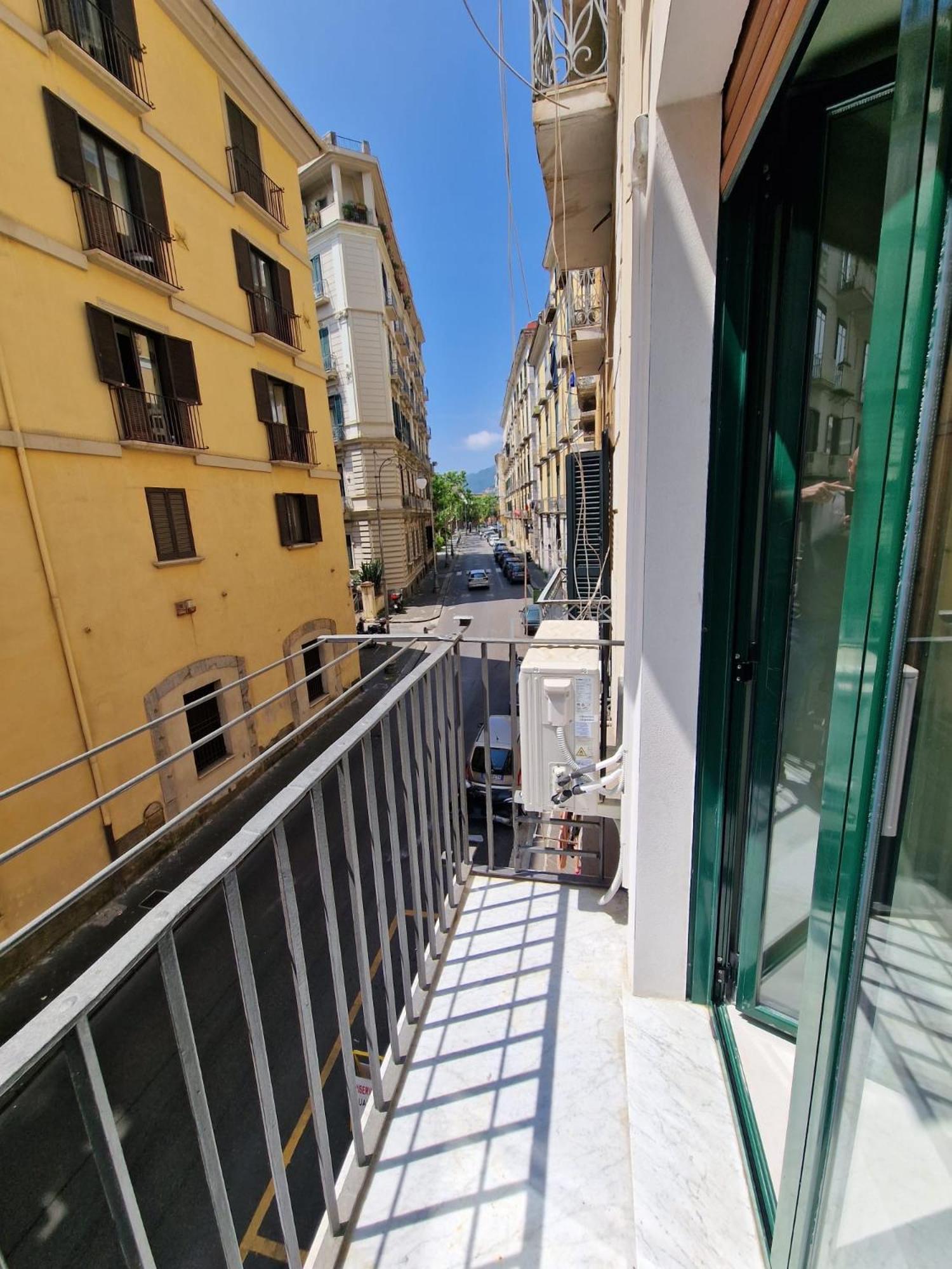 Alessia Holiday House 90Mq Salerno Centro Екстер'єр фото
